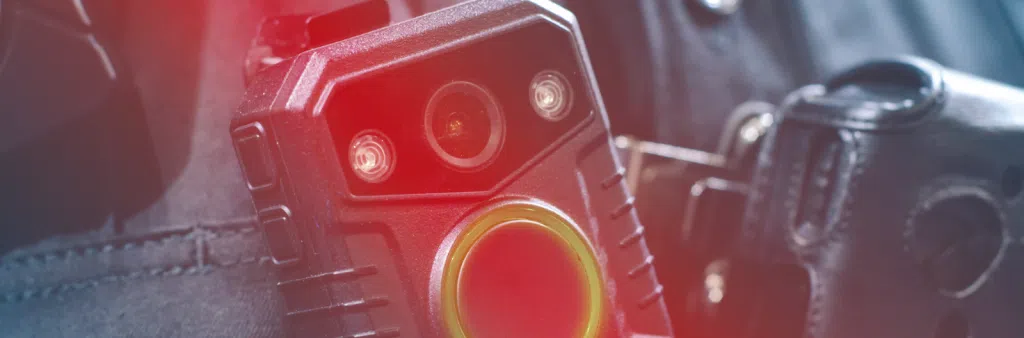 De groeiende rol van body-worn camera’s: Veiligheid, transparantie en de behoefte aan connectiviteit